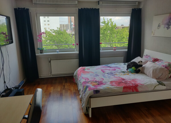 Dit is de beschikbare kamer. Ramen kunnen open